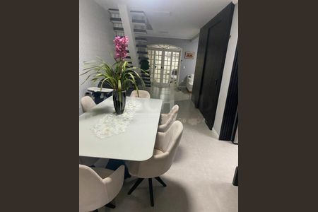 Casa à venda com 3 quartos, 100m² em Cidade Dutra, São Paulo