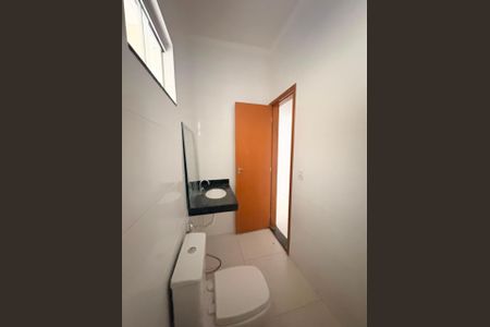 Casa à venda com 83m², 3 quartos e 2 vagas Casa à venda com 83m², 3 quartos e 2 vagasBanheiro