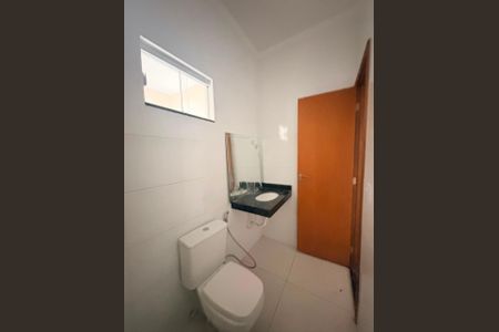 Casa à venda com 83m², 3 quartos e 2 vagas Casa à venda com 83m², 3 quartos e 2 vagasBanheiro