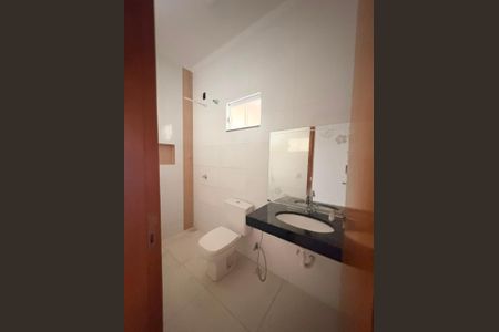Casa à venda com 83m², 3 quartos e 2 vagas Casa à venda com 83m², 3 quartos e 2 vagasBanheiro