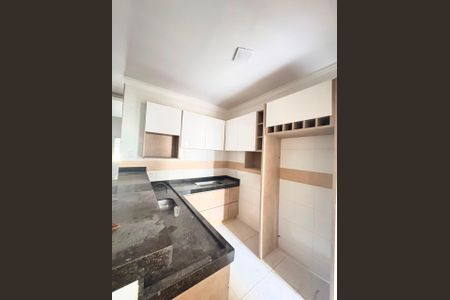 Casa à venda com 83m², 3 quartos e 2 vagas Casa à venda com 83m², 3 quartos e 2 vagasSala/Cozinha