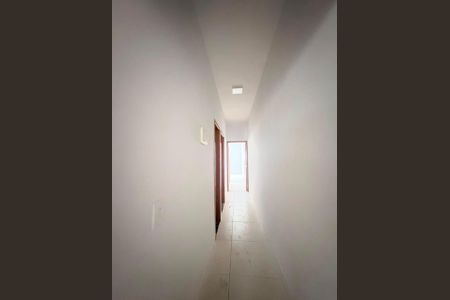 Casa à venda com 83m², 3 quartos e 2 vagas Casa à venda com 83m², 3 quartos e 2 vagasCorredor