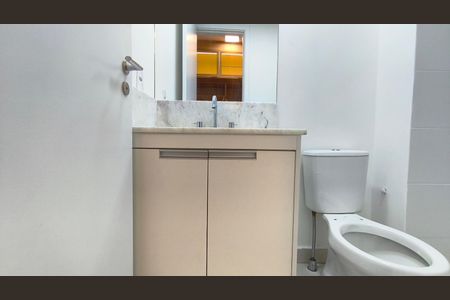 Banheiro de kitnet/studio à venda com 1 quarto, 24m² em Chácara Klabin, São Paulo