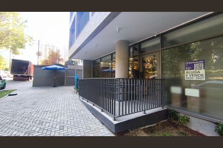 Studio à venda com 24m², 1 quarto e sem vaga Studio à venda com 24m², 1 quarto e sem vagaFachada + Plaquinha
