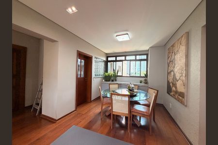 Apartamento para alugar com 280m², 4 quartos e 3 vagasSala 2