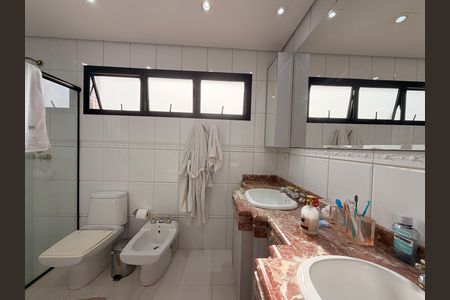 Apartamento para alugar com 280m², 4 quartos e 3 vagasBanheiro da Suíte 2