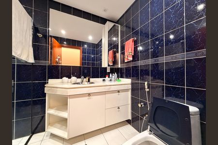 Apartamento para alugar com 280m², 4 quartos e 3 vagasBanheiro da Suíte 1