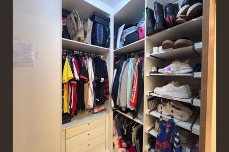 Apartamento à venda com 83m², 3 quartos e 1 vagaCloset do quarto 1