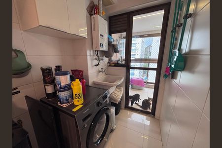 Apartamento à venda com 83m², 3 quartos e 1 vagaÁrea de Serviço