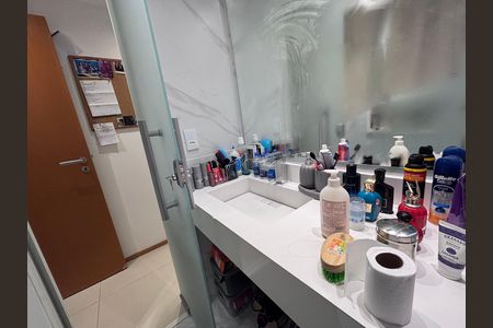 Apartamento à venda com 83m², 3 quartos e 1 vagaBanheiro do Quarto 1