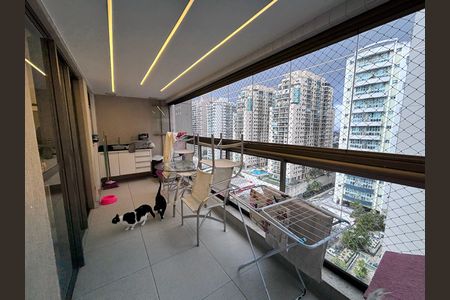 Apartamento à venda com 83m², 3 quartos e 1 vagaVaranda