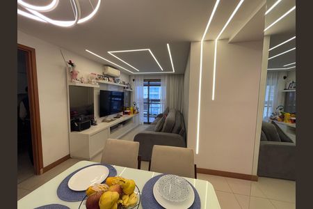 Apartamento à venda com 83m², 3 quartos e 1 vagaSala