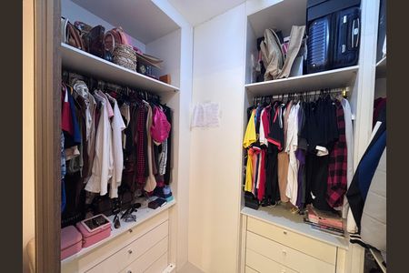 Apartamento à venda com 83m², 3 quartos e 1 vagaCloset do quarto 1