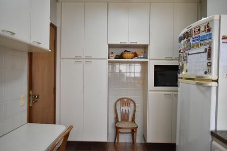 Apartamento à venda com 160m², 4 quartos e 2 vagasCozinha