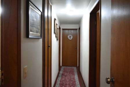 Apartamento à venda com 160m², 4 quartos e 2 vagasCorredor