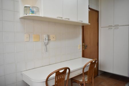 Apartamento à venda com 160m², 4 quartos e 2 vagasCozinha