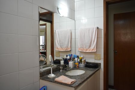 Apartamento à venda com 160m², 4 quartos e 2 vagasBanheiro 2