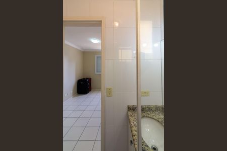 Casa de condomínio à venda com 122m², 3 quartos e 2 vagas Casa de condomínio à venda com 122m², 3 quartos e 2 vagasBanheiro Suíte