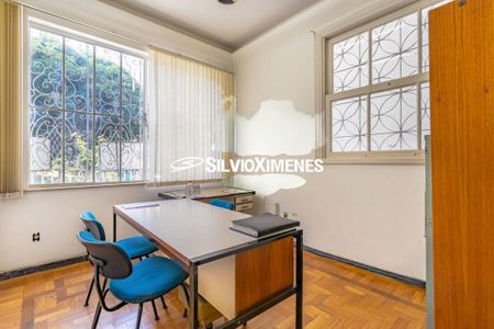 Casa à venda com 271m², 5 quartos e 2 vagas