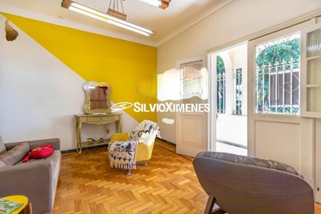 Casa à venda com 271m², 5 quartos e 2 vagas