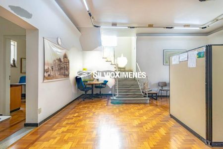 Casa à venda com 271m², 5 quartos e 2 vagas