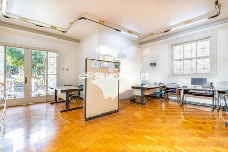 Casa à venda com 271m², 5 quartos e 2 vagas