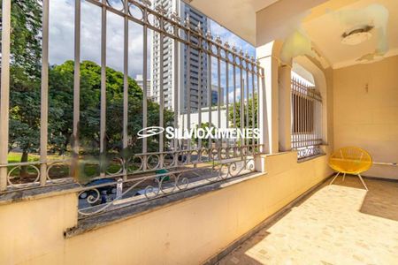 Casa à venda com 271m², 5 quartos e 2 vagas