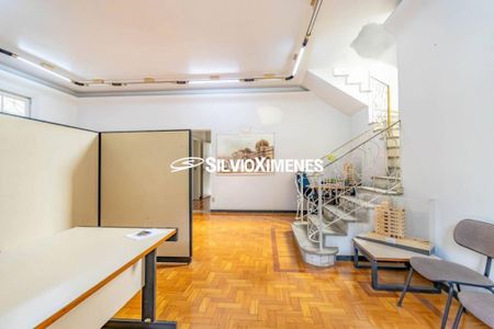 Casa à venda com 271m², 5 quartos e 2 vagas