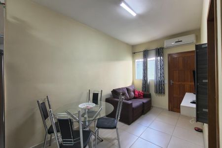 Sala de casa de condomínio para alugar com 2 quartos, 38m² em Cidade das Crianças, Praia Grande