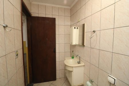 Casa para alugar com 320m², 5 quartos e 3 vagasBanheiro social