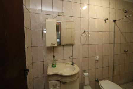Casa para alugar com 320m², 5 quartos e 3 vagasBanheiro social