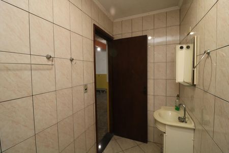 Casa para alugar com 320m², 5 quartos e 3 vagasBanheiro social