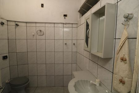 Casa para alugar com 320m², 5 quartos e 3 vagasBanheiro 2