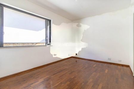 Casa à venda com 320m², 4 quartos e 2 vagas