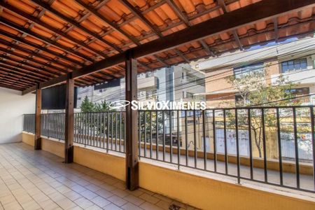Casa à venda com 320m², 4 quartos e 2 vagas