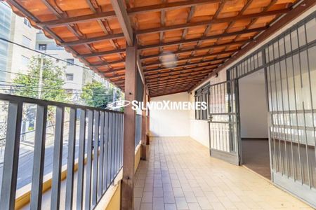 Casa à venda com 320m², 4 quartos e 2 vagas