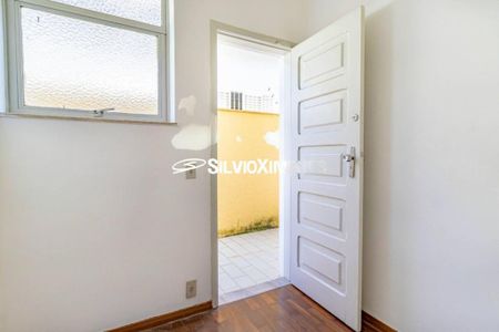 Casa à venda com 320m², 4 quartos e 2 vagas