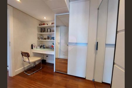 Apartamento à venda com 218m², 3 quartos e 4 vagas