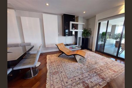 Apartamento à venda com 218m², 3 quartos e 4 vagas