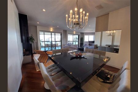 Apartamento à venda com 218m², 3 quartos e 4 vagas