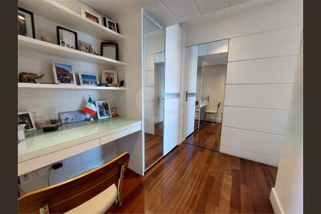 Apartamento à venda com 218m², 3 quartos e 4 vagas