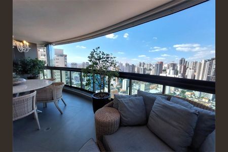 Apartamento à venda com 218m², 3 quartos e 4 vagas