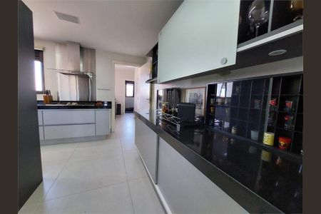 Apartamento à venda com 218m², 3 quartos e 4 vagas