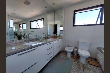 Apartamento à venda com 218m², 3 quartos e 4 vagas