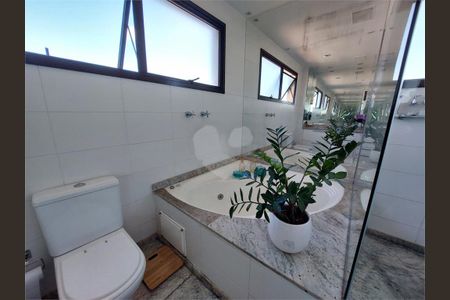 Apartamento à venda com 218m², 3 quartos e 4 vagas