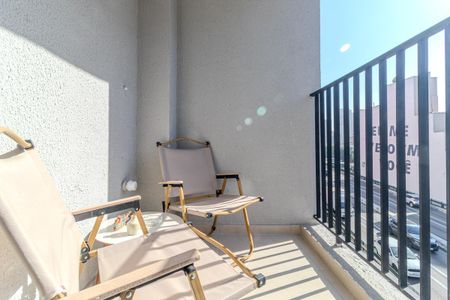 Studio para alugar com 25m², 1 quarto e sem vaga Studio para alugar com 25m², 1 quarto e sem vagaVaranda