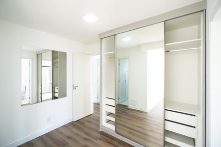 Apartamento à venda com 110m², 2 quartos e 2 vagas Apartamento à venda com 110m², 2 quartos e 2 vagasCloset da suíte 01
