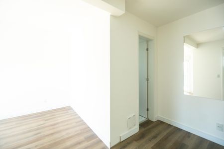 Apartamento à venda com 110m², 2 quartos e 2 vagas Apartamento à venda com 110m², 2 quartos e 2 vagasCloset da suíte 01