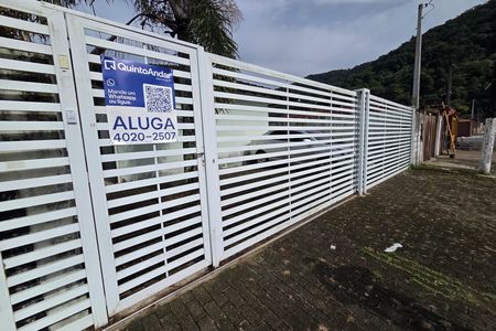 Casa de condomínio para alugar com 41m², 2 quartos e 1 vaga Casa de condomínio para alugar com 41m², 2 quartos e 1 vagaFachada