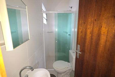 Casa de condomínio para alugar com 41m², 2 quartos e 1 vaga Casa de condomínio para alugar com 41m², 2 quartos e 1 vagaBanheiro da Suíte 1